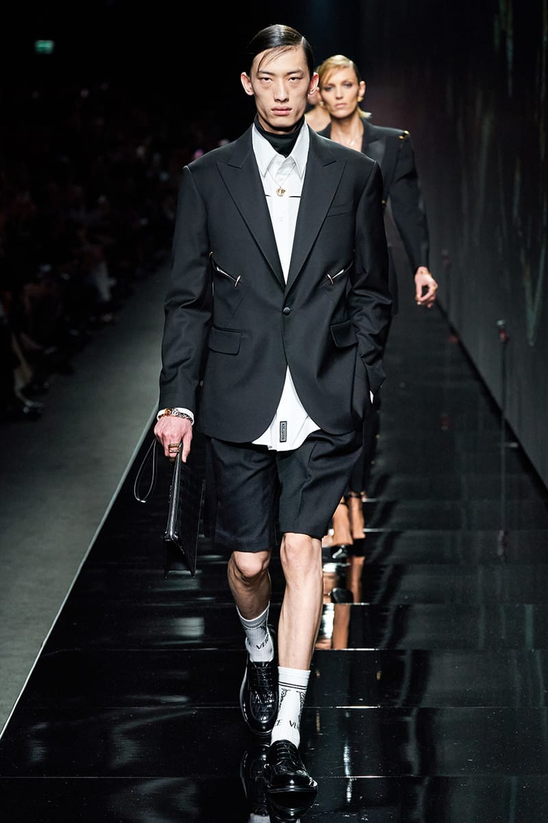Versace Fall/Winter 2020 Milan Fashion Week Runway Show Versace Fall/Winter 2020 Milan Fashion Week Runway Show