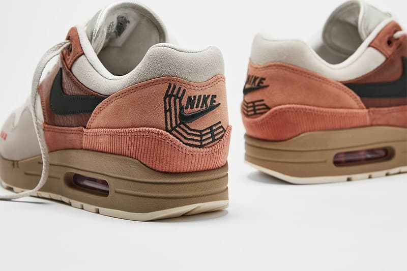 nike air max 1 london on feet