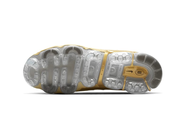 Nike air best sale vapormax 360 gold