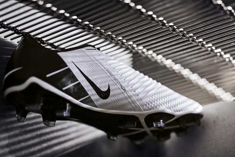 Nike phantom store vnm football boots