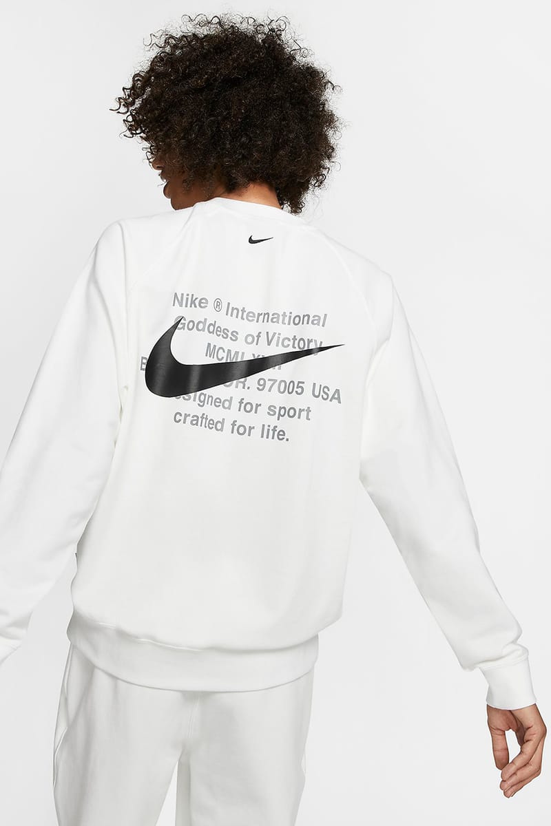 Nike crewneck outlet white