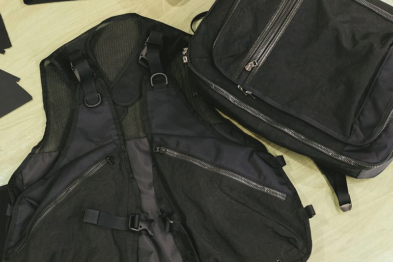 希少 ANARCHIC ADJUSTMENT vest body bag 希少 ANARCHIC ADJUSTMENT vest body bag