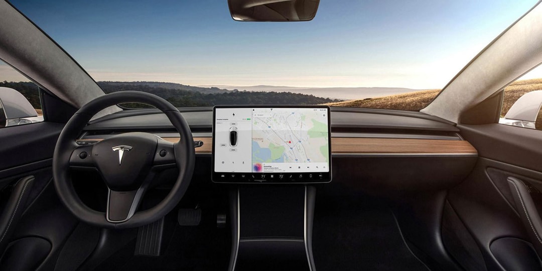 Tesla подтверждает, что полная система беспилотного вождения будет доступна по подписке