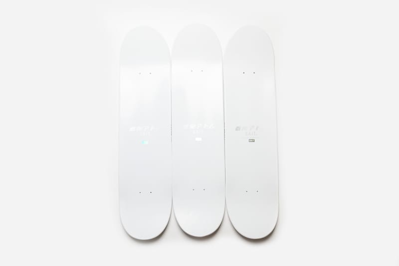 【未使用】[1枚(正面)のみ] ASTRO BOY × BAIT ATOM Project Glow スケートボードデッキ スケボー BAIT x Astro Boy Glow-In-The-Dark Skateboard Decks | Hypebeast