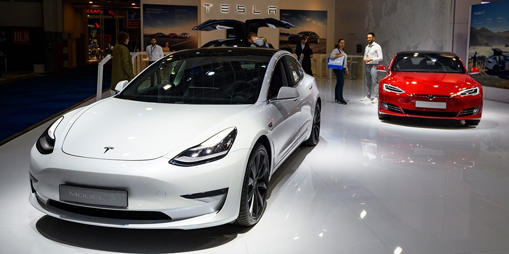 Tesla снижает цены на электромобили в Северной Америке до 6 процентов