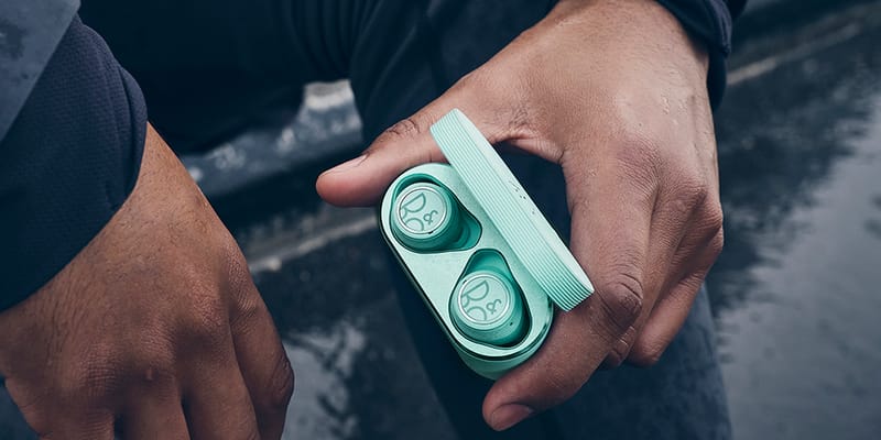 bang-and-olufsen-beoplay-e8-