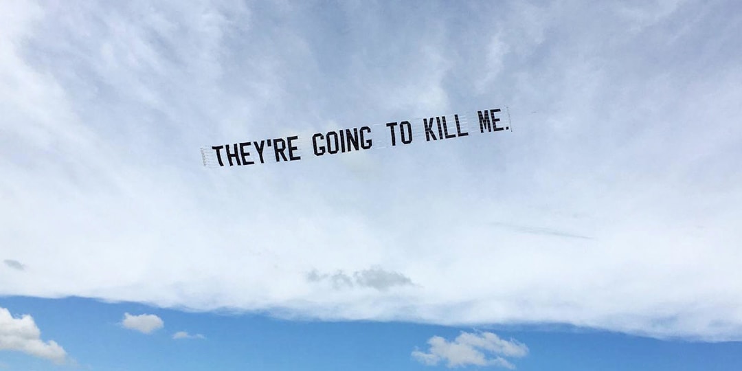 Художник Джейми Холмс устроил воздушную демонстрацию последних слов Джорджа Флойда