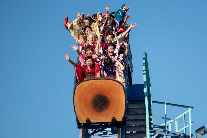 Japanese Amusement Parks Encouraging No Screaming on Roller