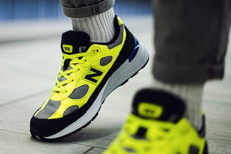 Bright yellow deals new balance