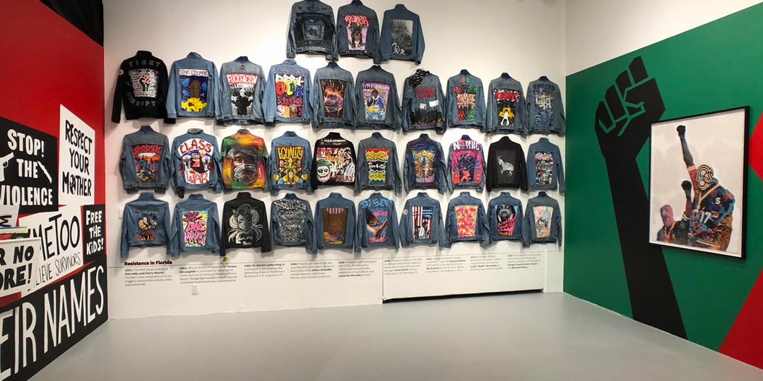 В Музее граффити выставлено более 30 произведений протестного искусства на джинсовых куртках