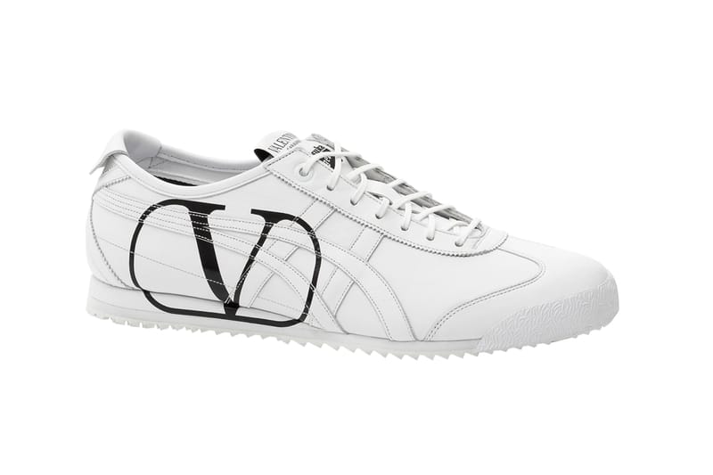 Valentino hot sale tiger shoes