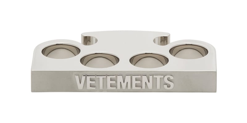 正規品　vetements グラフィック　ロゴリング vetements-silver-logo-knuckle-