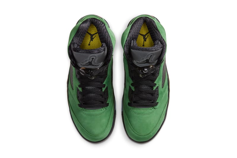 Apple best sale green jordan