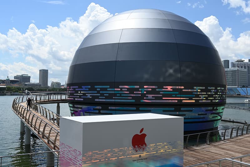 apple store singapore marina bay sands resort mall opening architecture floating water