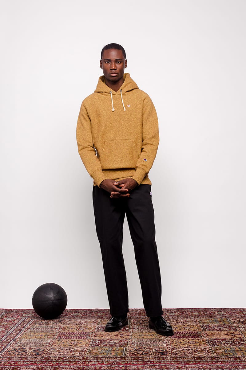 Champion hoodie camel on sale