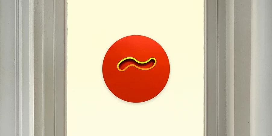 Грег Богин представляет минималистскую картину в пользу Продовольственного банка Нью-Йорка
