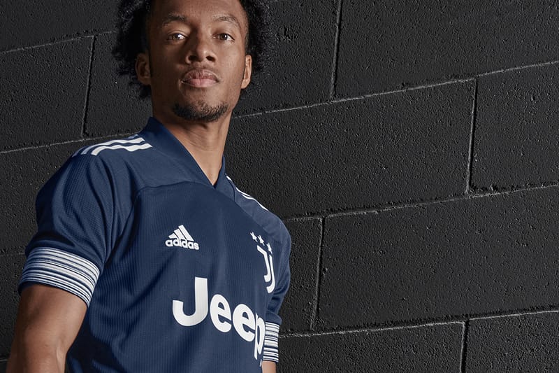 Kit away juventus store 2020