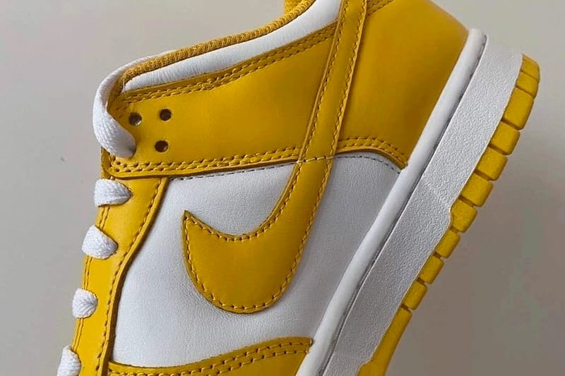 Nike dunks on sale yellow and white