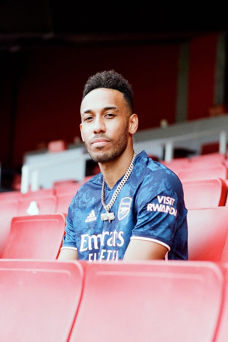 Arsenal blue best sale jersey 2020