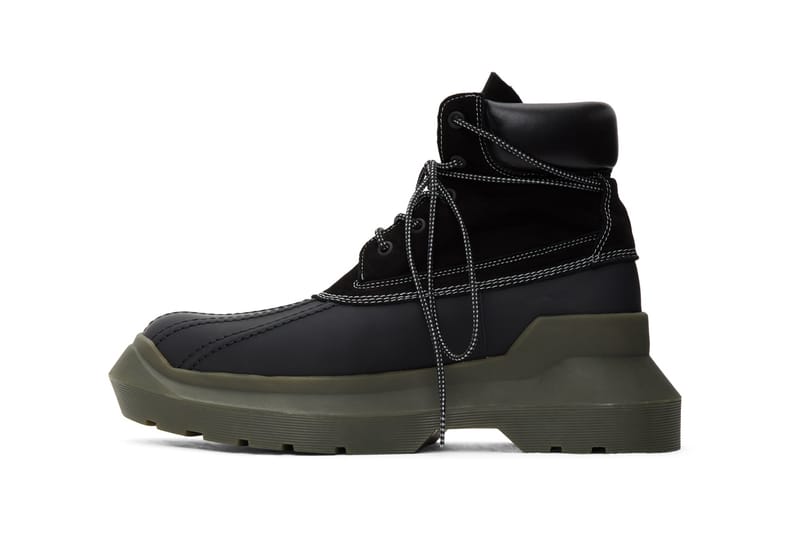 靴 UNDERCOVER JUN TAKAHASHI UC2B8F03 UNDERCOVER Drops Paneled Boots in Beige and Black | Hypebeast