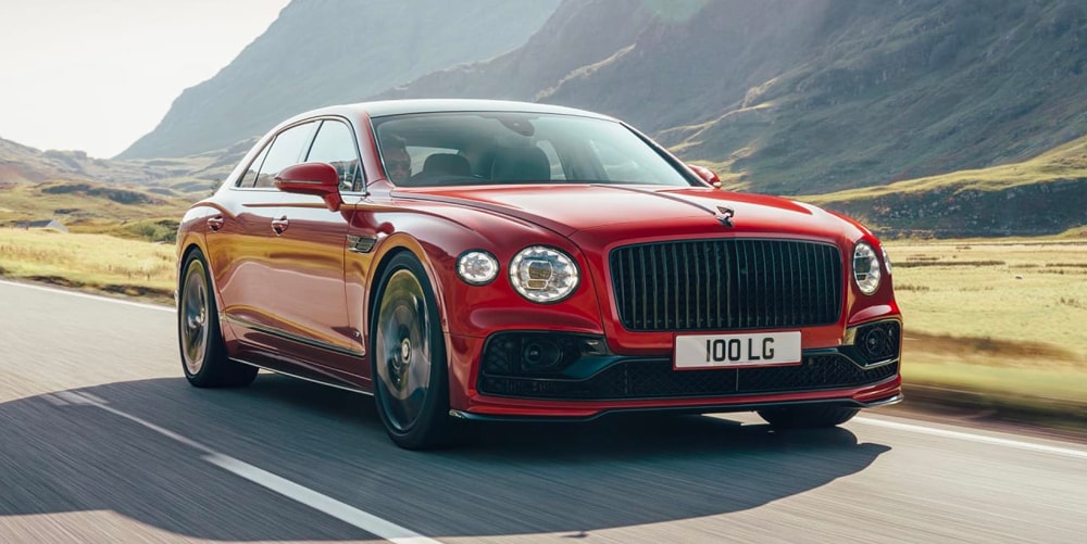 Bentley представляет суперседан 2021 Flying Spur V8