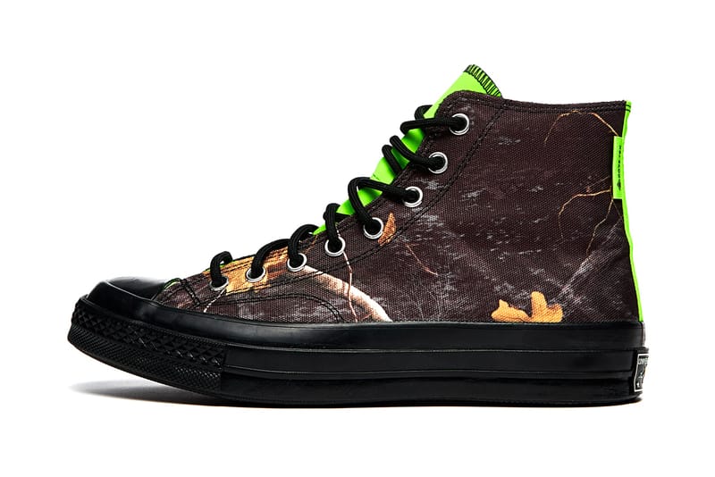 Converse on sale black camo