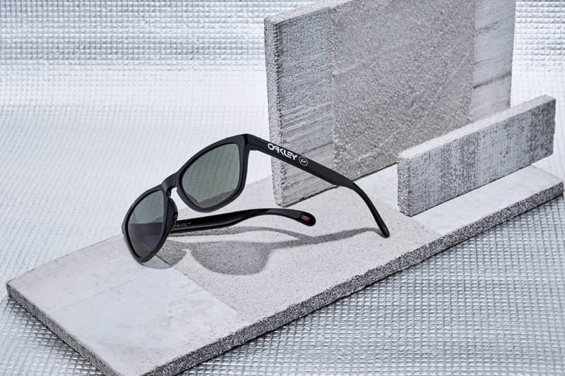 Oakley Japan x fragment design Sunglasses