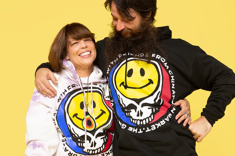 Chinatown market smiley outlet hoodie