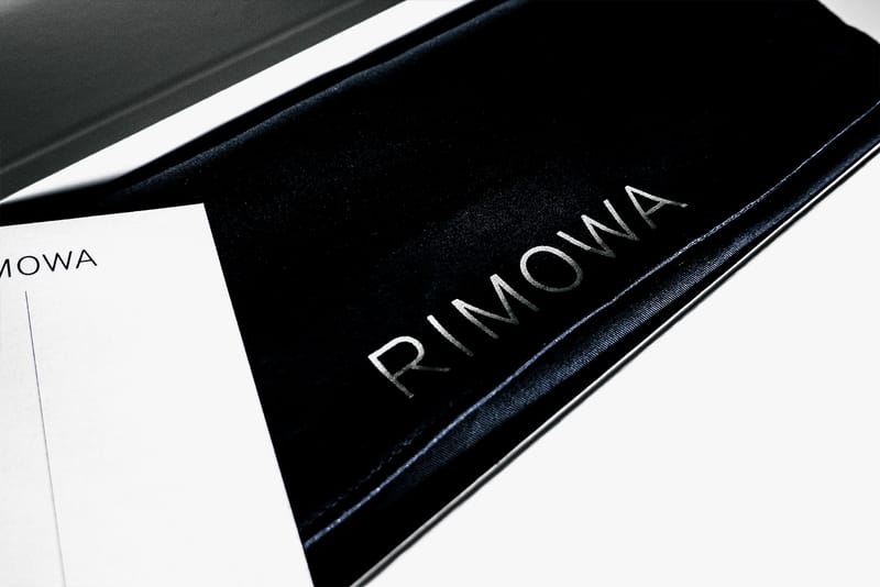 RIMOWA 旅行用化粧品セット 黒 ANAロゴ RIMOWA、ハンドバッグとしても使える 「Original Bag」を発売