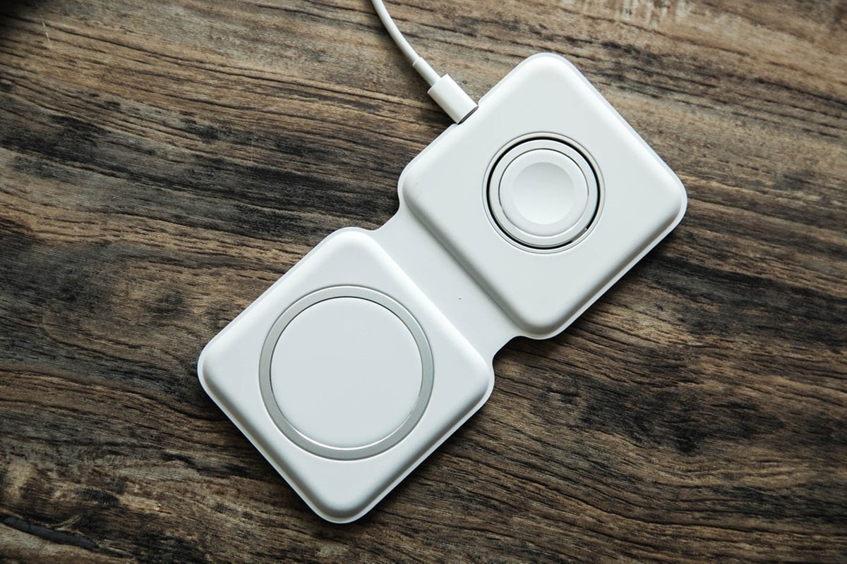 Apple Macbook Air & MagSafe Duo Charger Closer Look Hypebeast Apple Macbook Air & MagSafe Duo Charger Closer Look Hypebeast