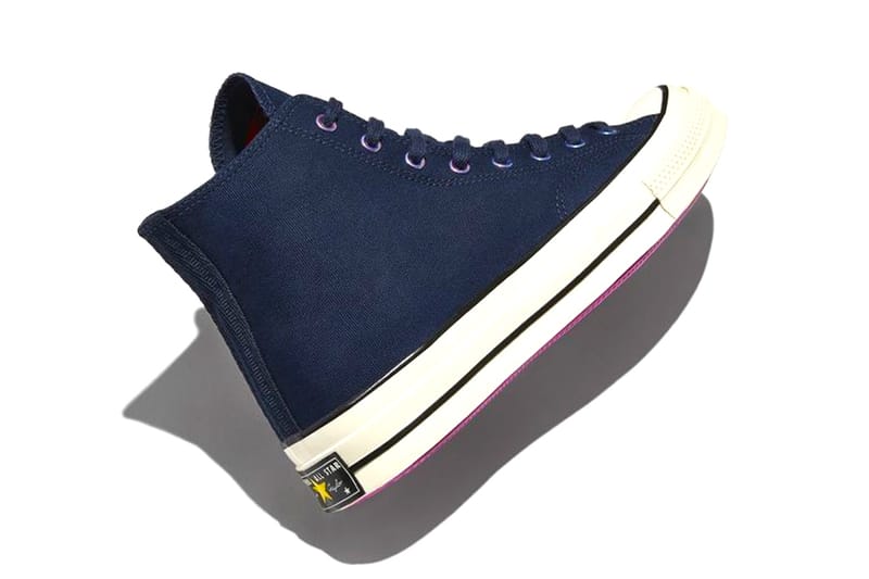 Converse navy heart sales chuck