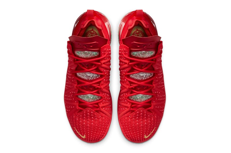 Lebron sales 18 xmas