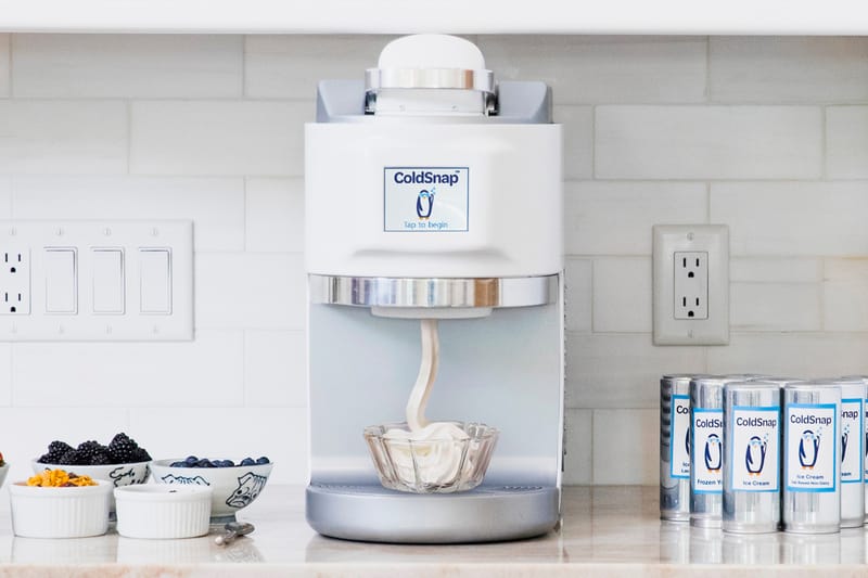 Cold top outlet ice cream maker