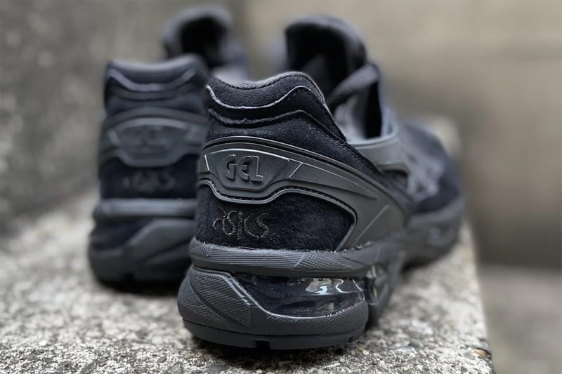 Gel kayano trainer clearance triple black