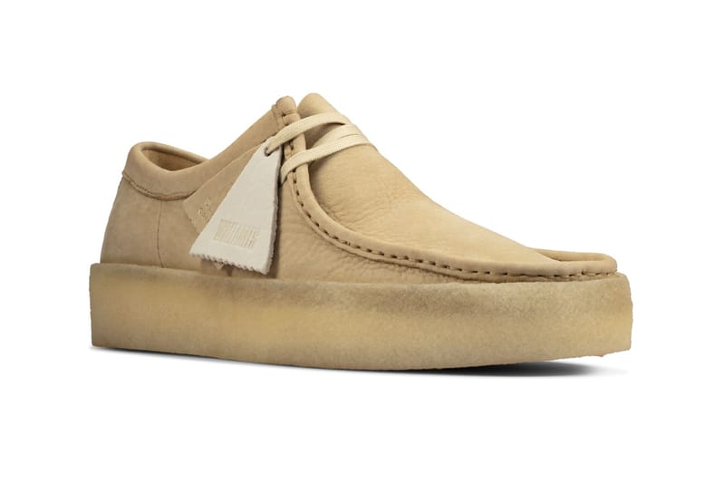 Clarks wallabee store low maple