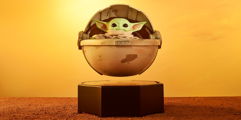 Уникальная плюшевая и рабочая коляска Baby Yoda выставлена ​​на аукцион