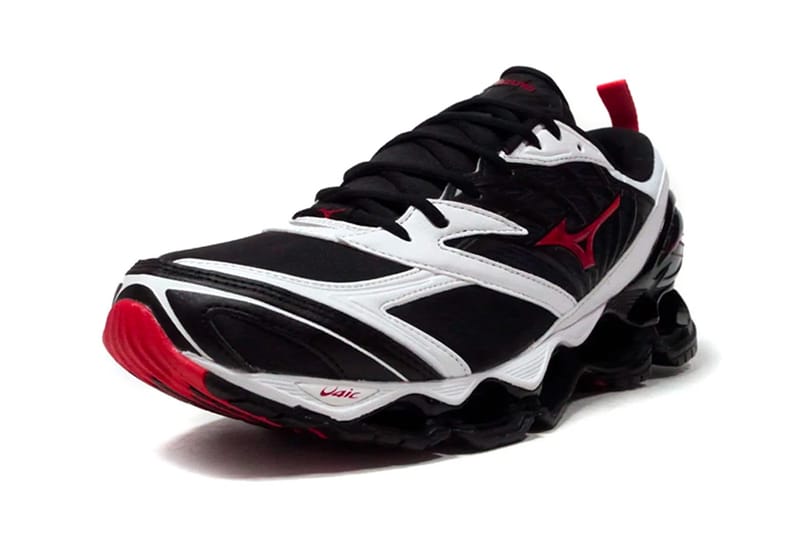 Mizuno wave rider shop 18 vs prophecy 4