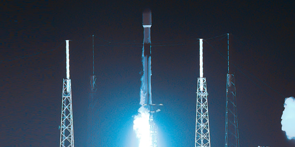 Falcon 9 компании SpaceX не смог приземлиться после вывода на орбиту 60 спутников