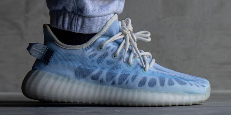 adidas yeezy 350 v2 mono light