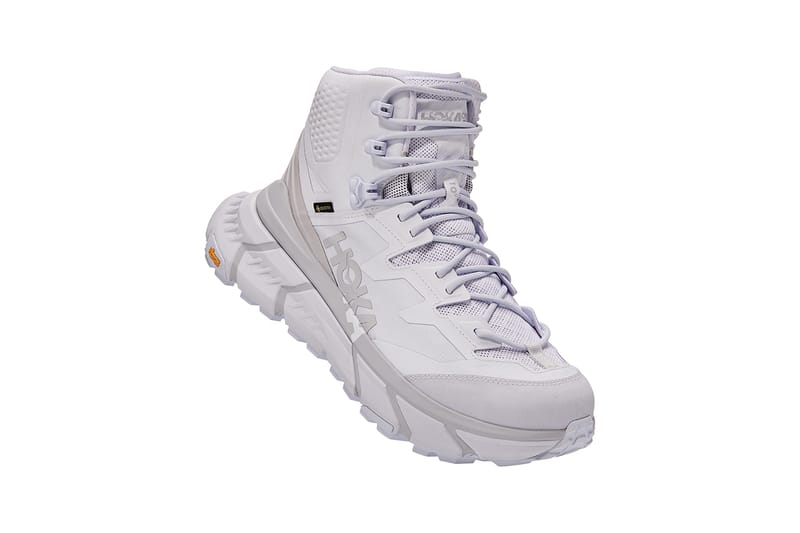 HOKA ONE ONE 