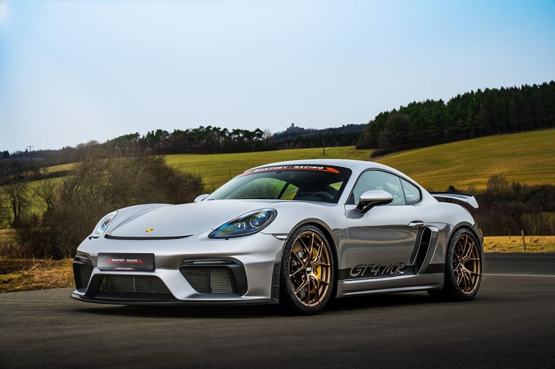 porsche-718-cayman-gt4-mr-by-manthey-racing-revealed-hypebeast