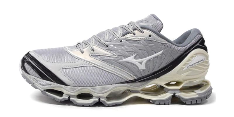 mizuno-wave-prophecy-gray-