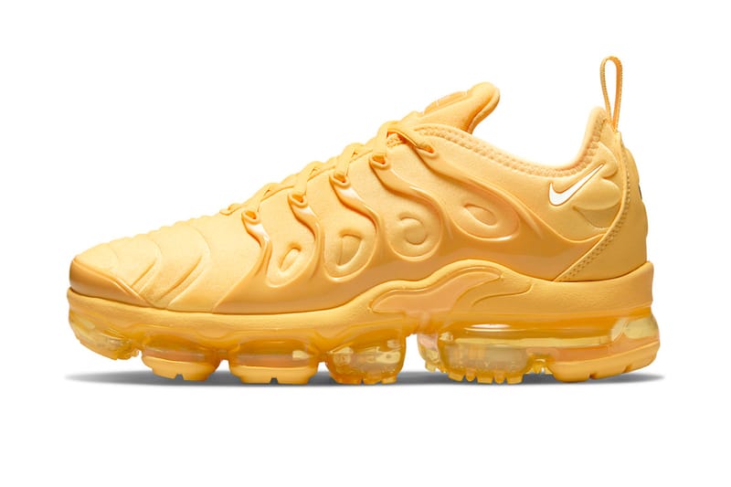 Nike blue and yellow air vapormax store plus trainers