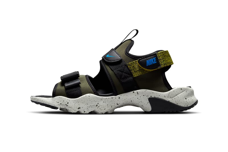 Nike sandals with back on sale strap