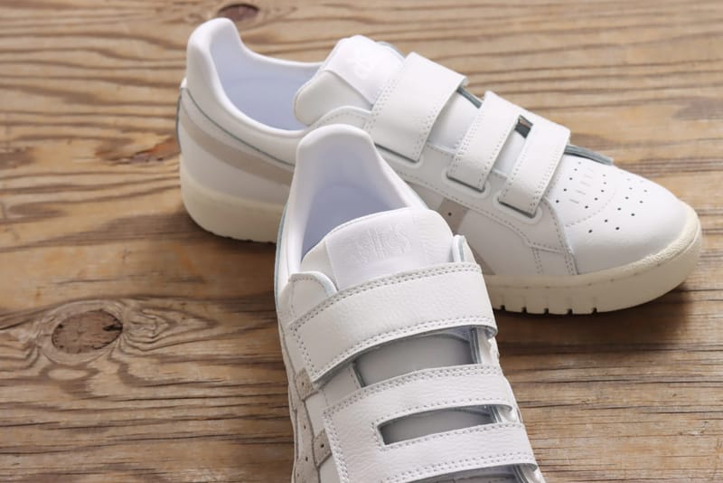 Athletic shoes best sale with velcro straps