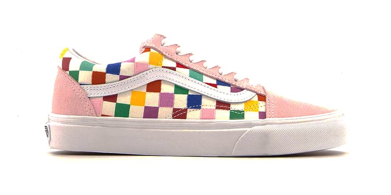 Pink and white hotsell checkered old skool vans