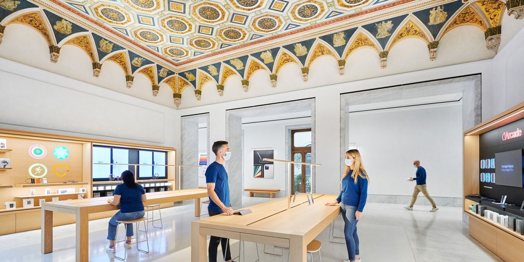 Новейший розничный магазин Apple расположен в римском палаццо 17 века.
