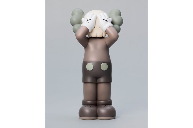 KAWS:HOLIDAY Hot Air Balloon Touches Down in UK | Hypebeast