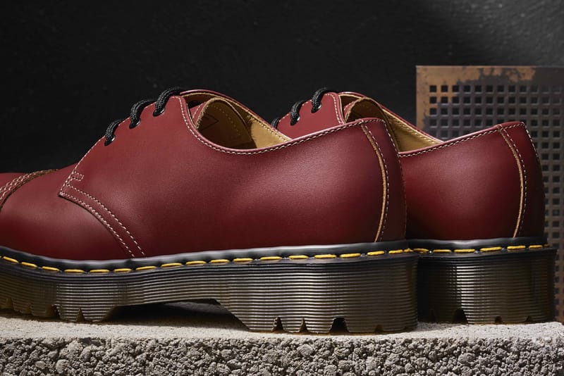 Dr martens mid hot sale season sale