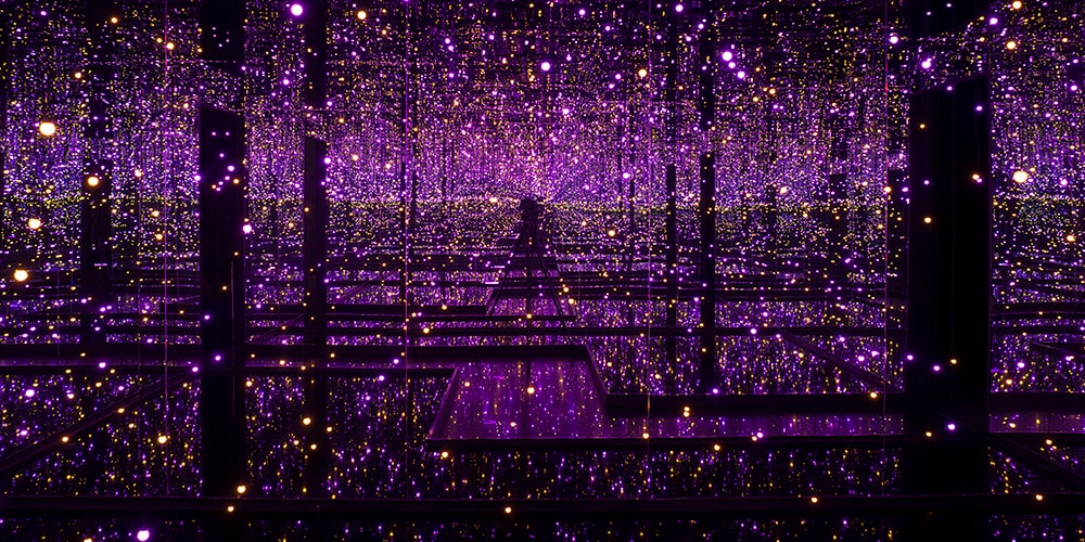 Взгляд изнутри на выставку Tate Modern «Яёи Кусама: бесконечные зеркальные комнаты»